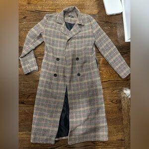 Boohoo Women’s Trench Coat size Medium